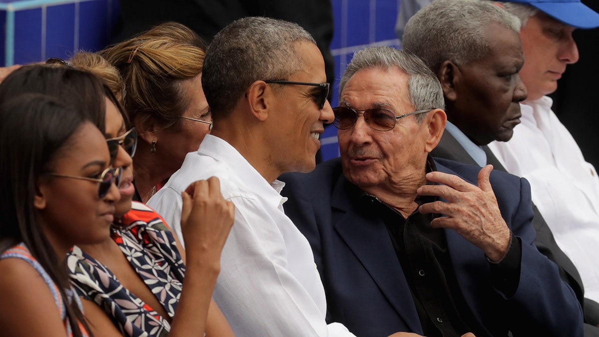 obama with raul castro