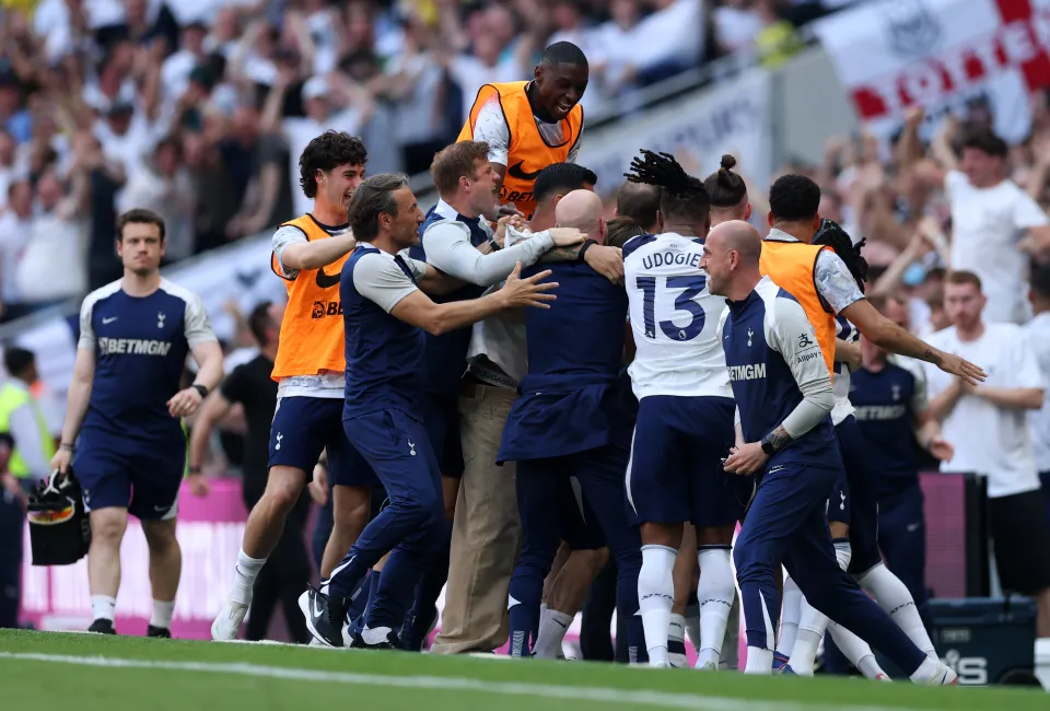 Tottenham celebrate Joao Palhinha's goal