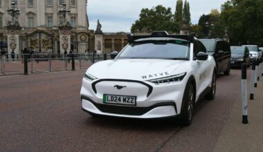 Robotaxis are on the road to London. Cabbies, who pass a grueling test, aren't about to hand over their keys.