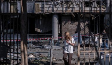 Is a shift "in favor of Ukrainian forces" behind a Russian warning to foreigners in Kyiv?