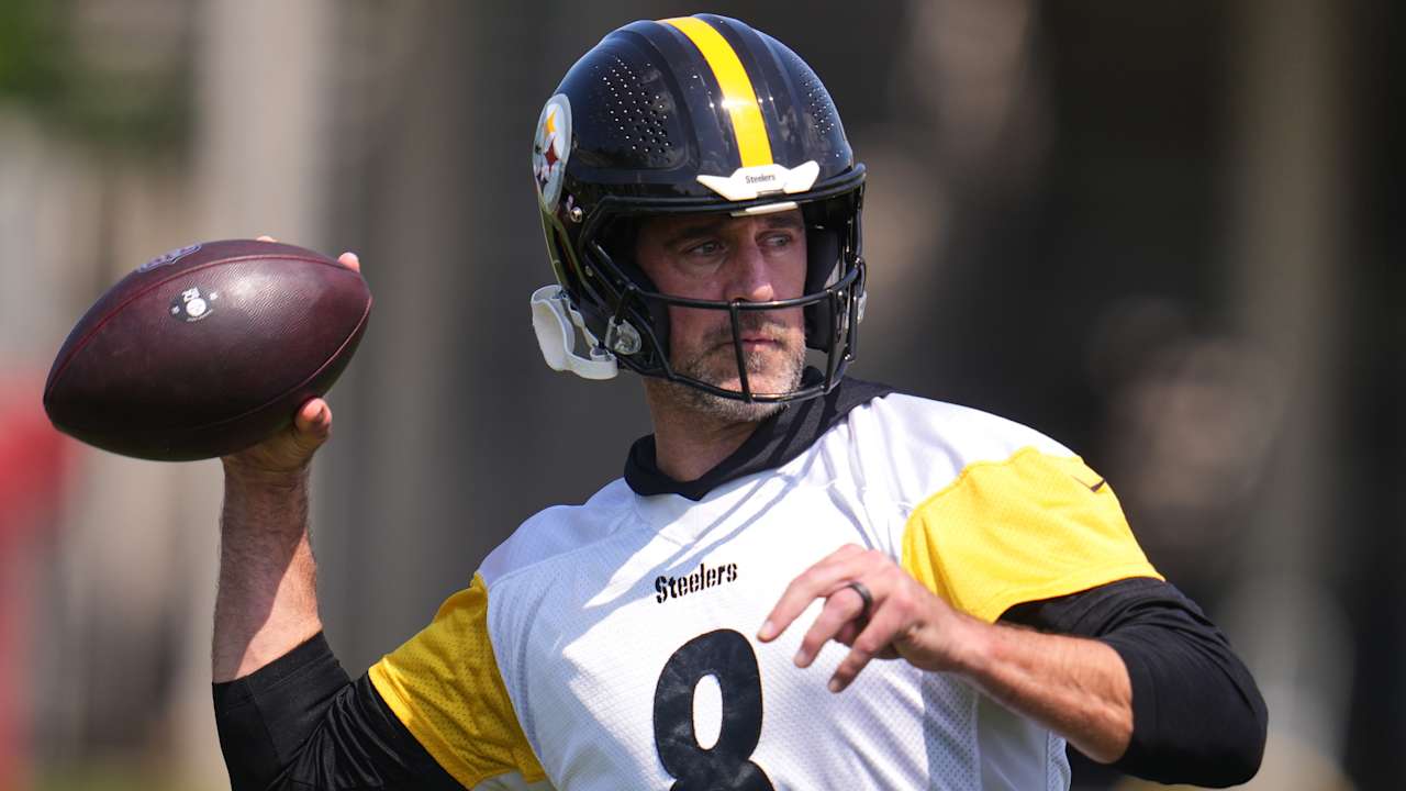 Steelers teammates ecstatic to welcome QB Aaron Rodgers back to Pittsburgh