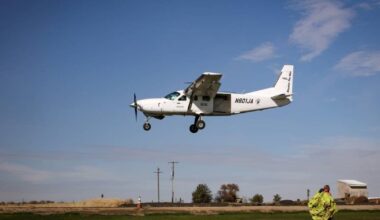Skydiver killed, another injured after midair collision in Washington state