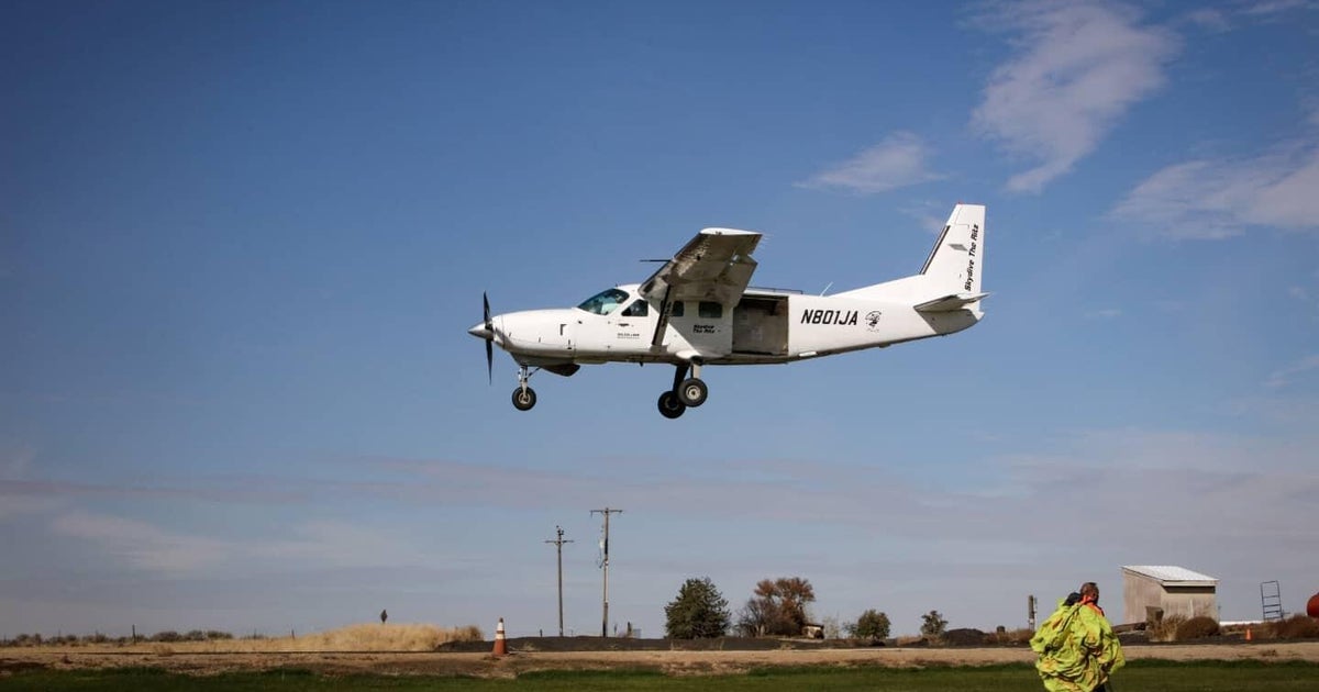 Skydiver killed, another injured after midair collision in Washington state