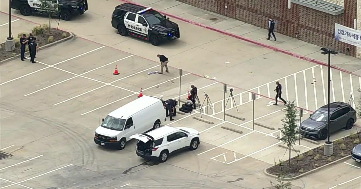 2 dead, 3 injured after shooting at Carrollton Koreatown shopping center; suspect in custody, police say