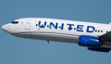 United flight landing at Newark Liberty Airport strikes light pole on New Jersey Turnpike, FAA says