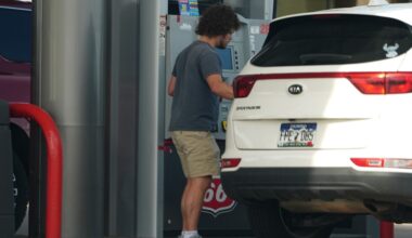 Amid war with Iran, Trump pushes for federal gas tax suspension