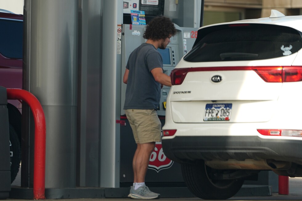 Amid war with Iran, Trump pushes for federal gas tax suspension