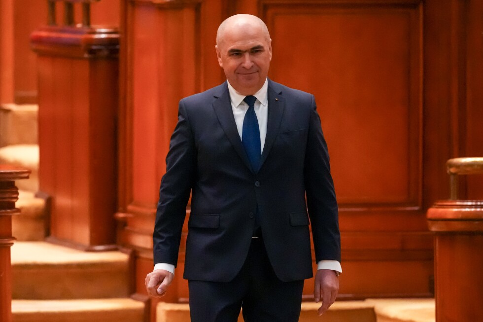 Romania's prime minister toppled in no-confidence motion