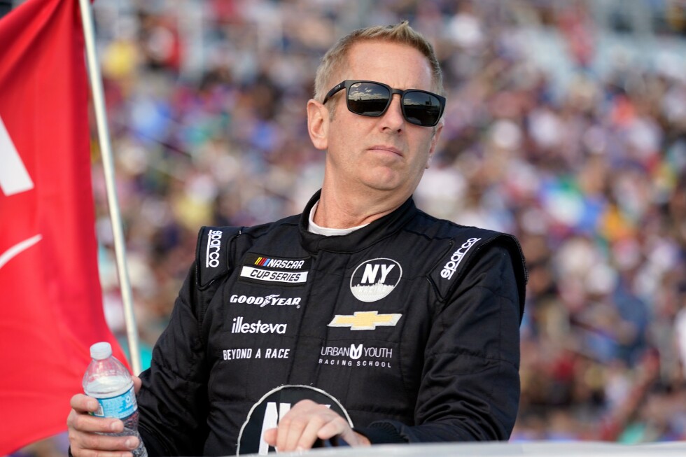 Friends stole from NASCAR's Greg Biffle after his death, police say