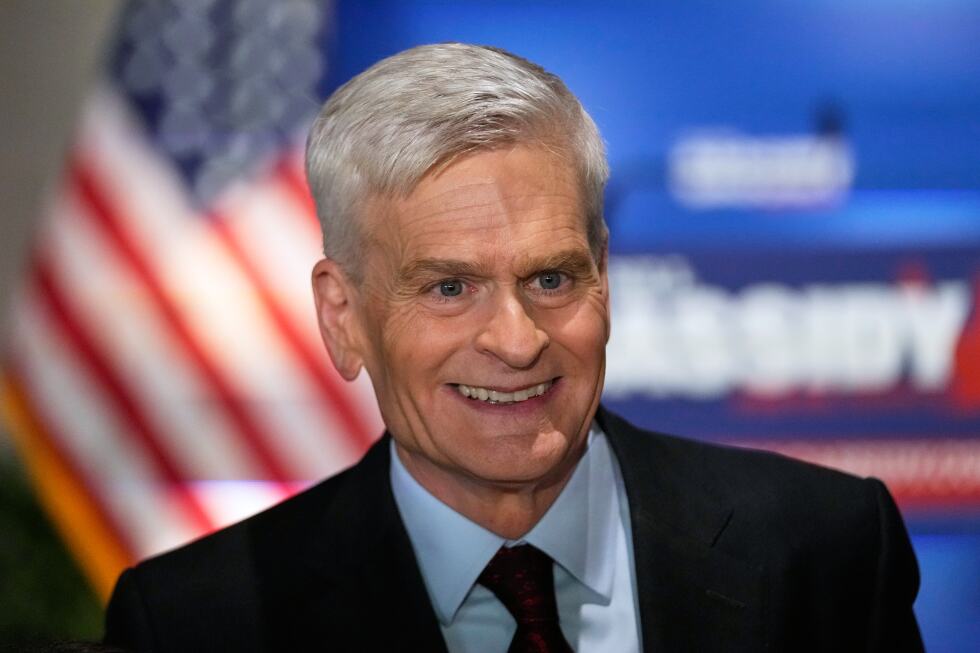 Senate advances bill aimed at ending Iran war as GOP's Cassidy flips