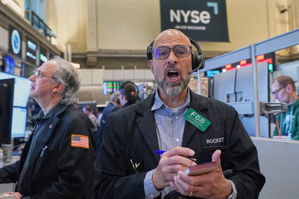 US stocks open higher and are headed for their 8th weekly gain in a row