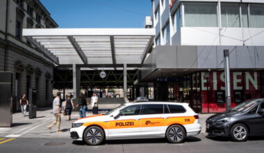 Man stabs 3 people at Swiss train station