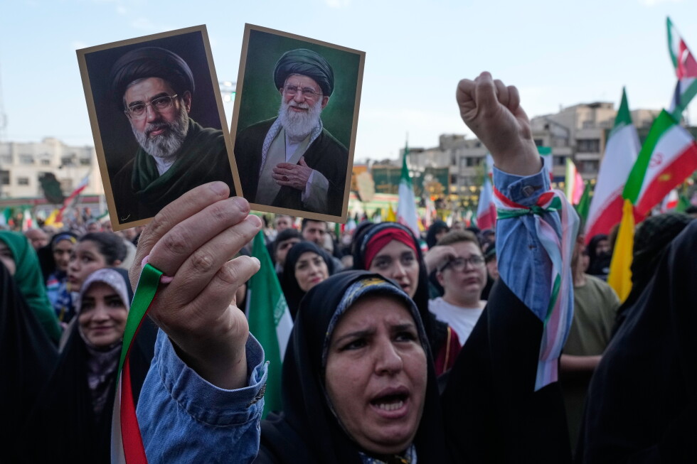 Iran widens its media restrictions on international outlets