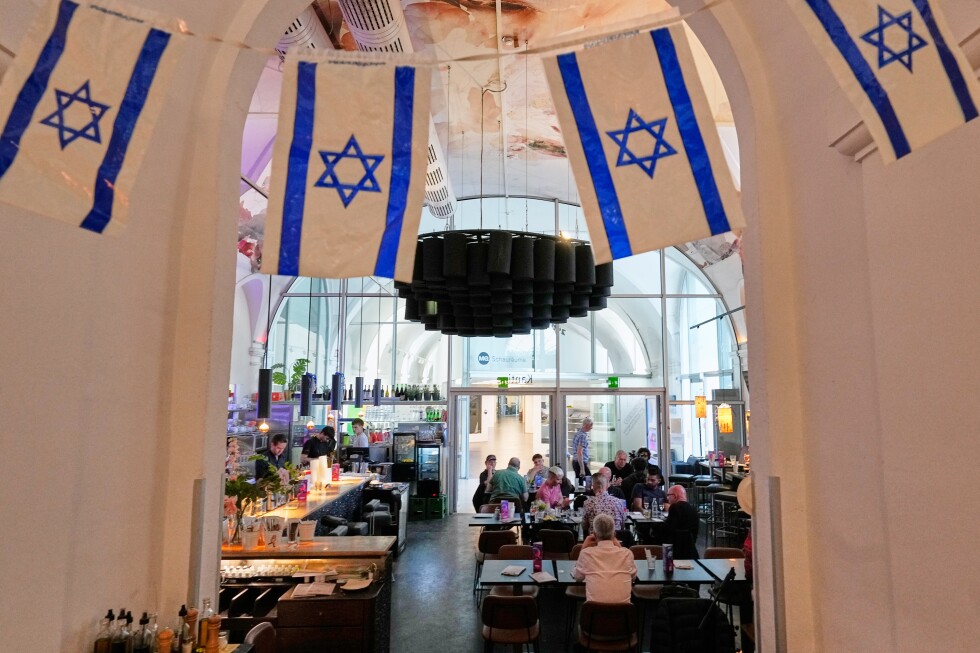Vienna café adds Israeli flavors to its menu amid tensions at Eurovision