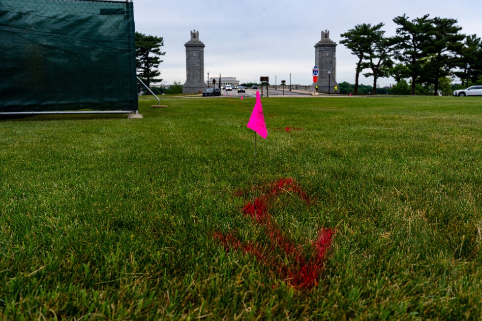 Survey work begins on Trump’s proposed Triumphal Arch