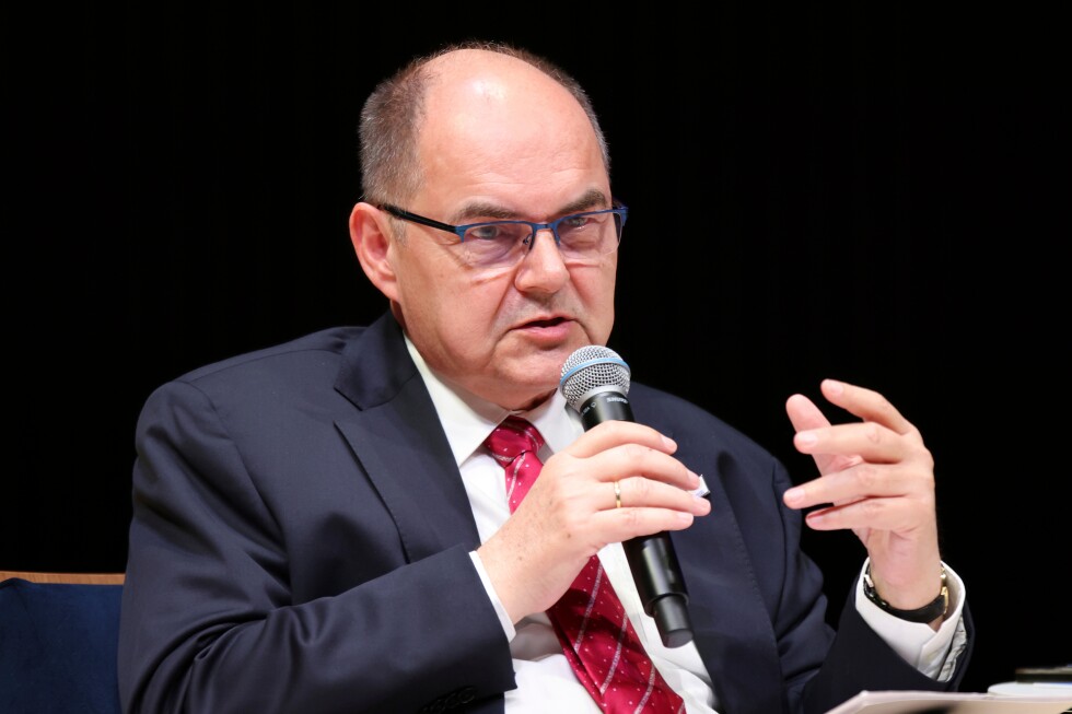 Bosnian envoy who clashed with Serb leader resigns