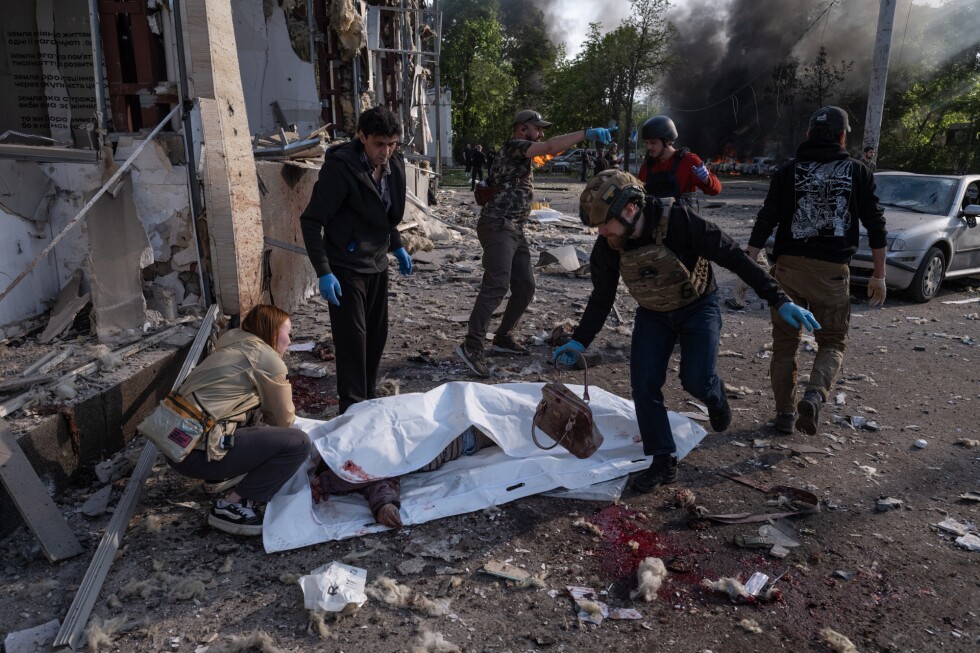 Russian strikes kill 22 in Ukraine before temporary ceasefire takes effect