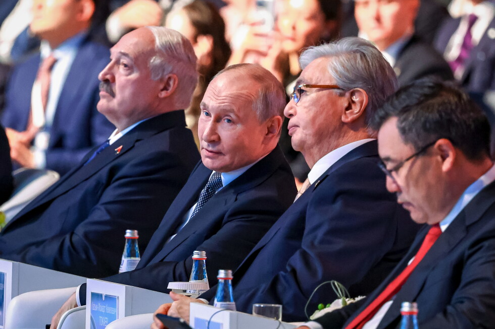Russia-led Eurasian Economic Union threatens to suspend Armenia over its EU bid
