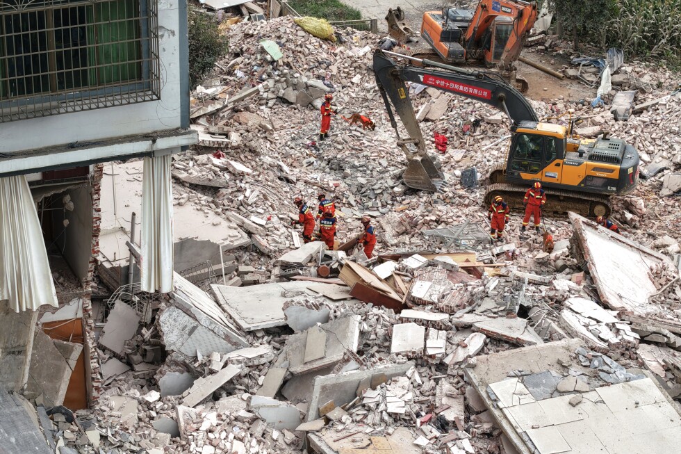 5.2 magnitude earthquake hits south China's Guangxi, killing 2