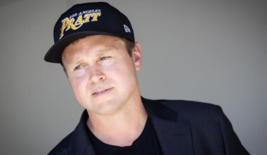 Mayoral hopeful Spencer Pratt woos Valley voters in a rival's district