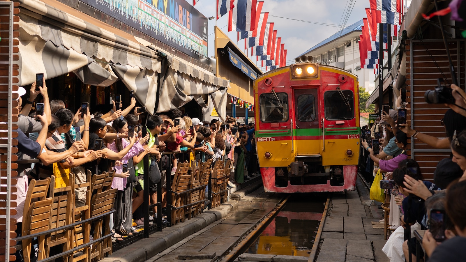 Soaring prices during the Iran war jeopardize travel to tourism-dependent countries in Asia