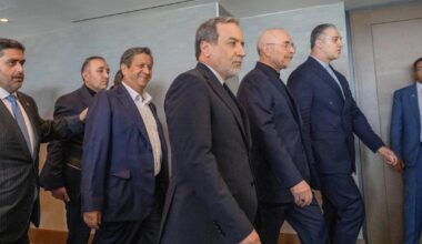 Hardliners accuse negotiating team of ignoring Supreme Leader's objections