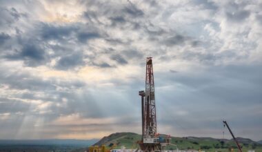 A US-Iran deal alone won't rescue Iran's oil economy