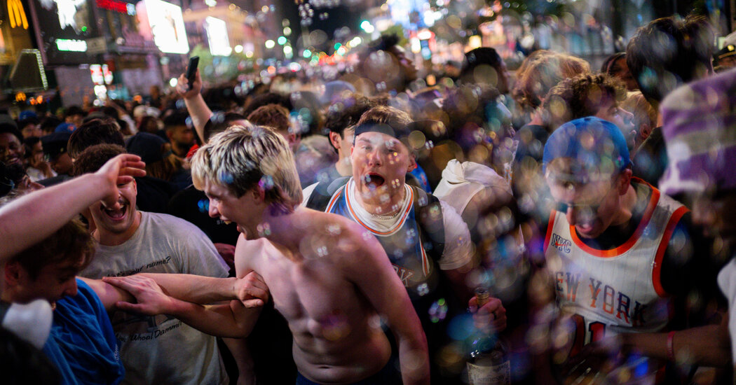 17 Arrested, 1 Officer Injured in N.Y.C. Celebrations of Knicks’ Game 2 Win