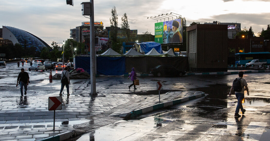 Iranians Sink Into Despair Facing War Deaths and Skyrocketing Inflation