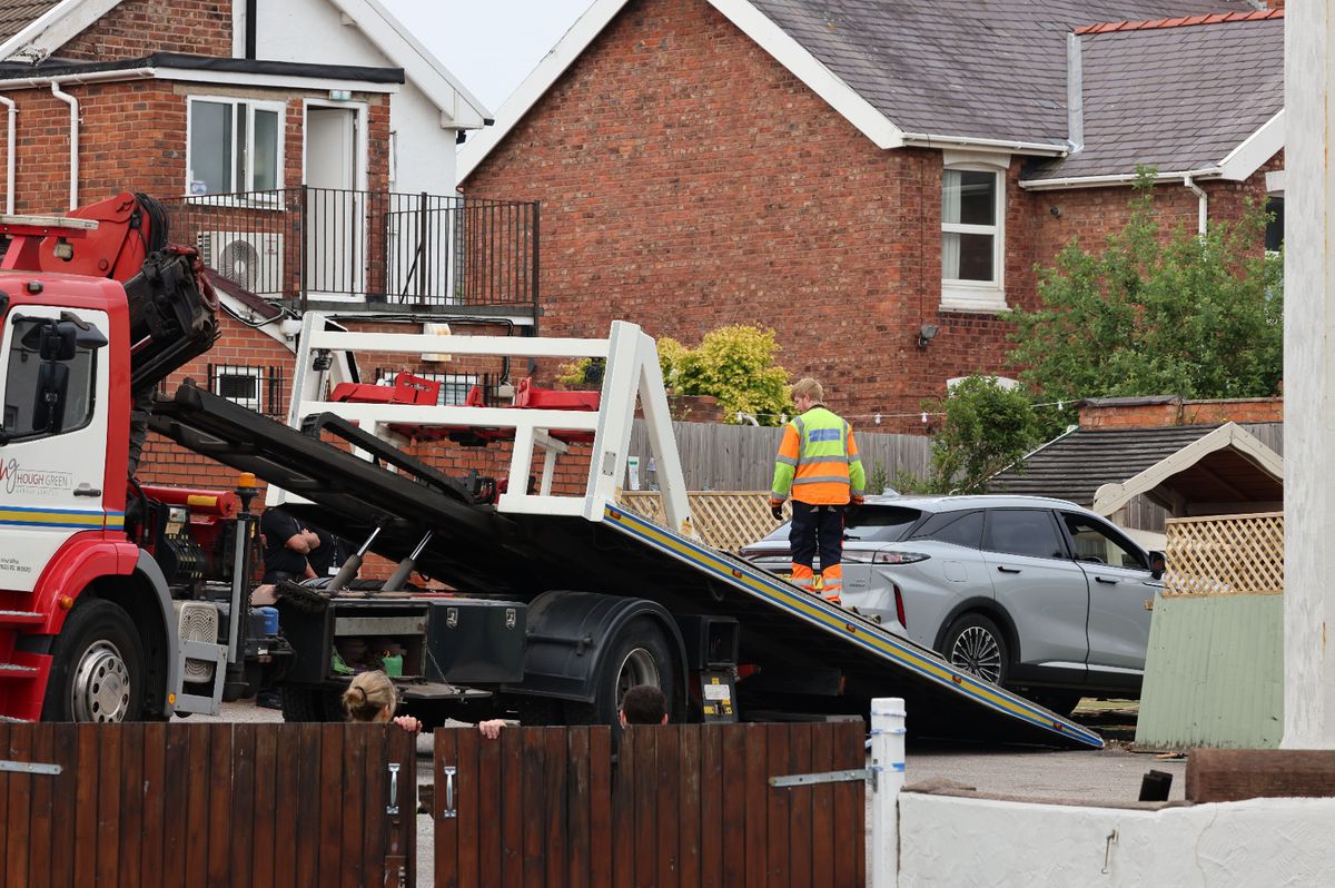 Car in a nursey on Vale Road, Ellesmere Port