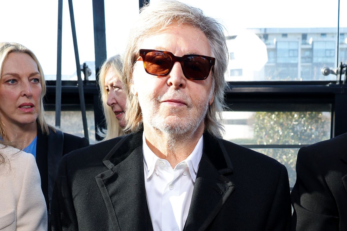 Sir Paul McCartney has paid a heartfelt tribute to his close friend and legendary painter, David Hockney