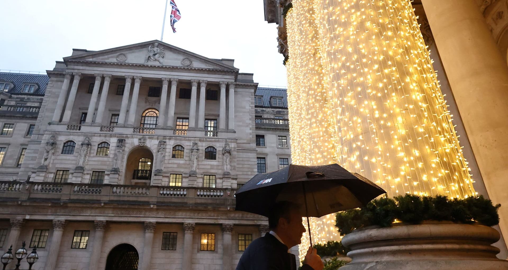 Bank of England holds interest rates at 3.75% amid Iran war peace prospects