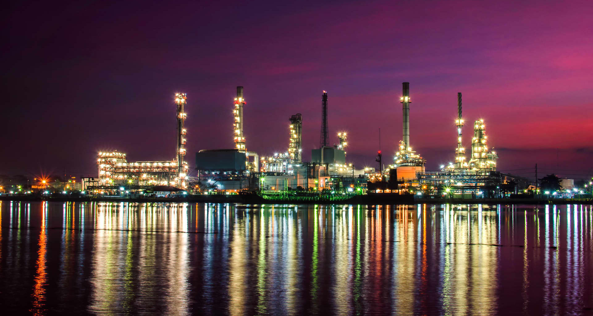 Oil slips after Trump says talks with Iran are ongoing
