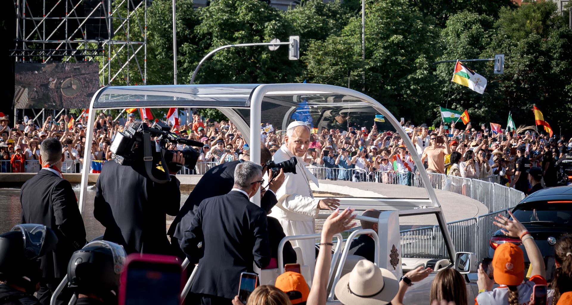 Pope Leo tells 1.2 million crowd in Madrid God stands with the poor