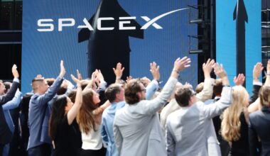 SpaceX surges past Microsoft in market cap