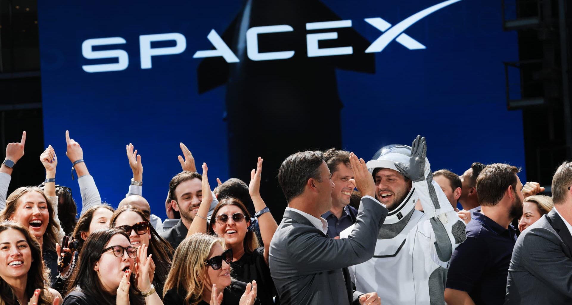Who are SpaceX's billionaire shareholders?