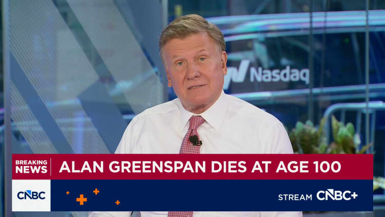 Alan Greenspan, former chairman of the Fed, dies at age 100