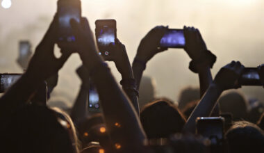 Canada Moves to Ban Social Media Use for Youth Under 16
