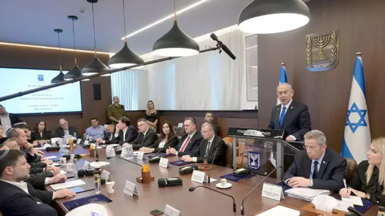Cabinet clashes over Lebanon policy