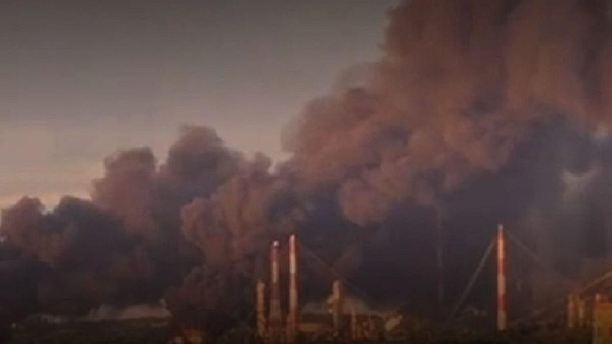 Russia launches fresh strikes on Ukraine, Kyiv hits refinery hub