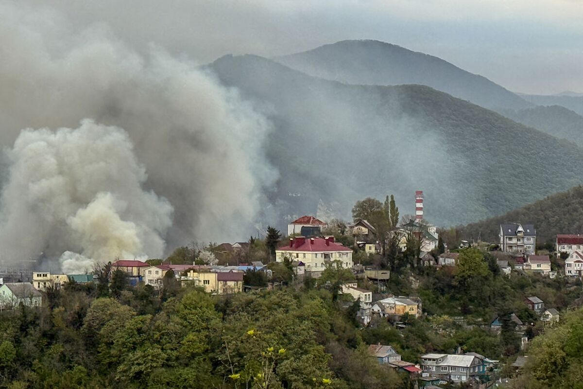 Ukraine’s Record Attacks on Russian Refineries Threaten Summer Fuel Supplies