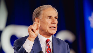 To Defeat Democrats, Texas Governor Embraces the Hard Right