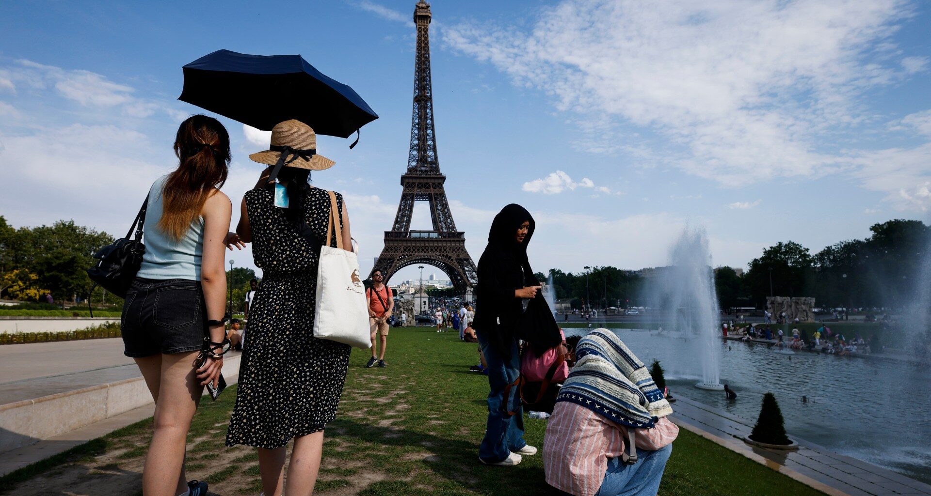 More than 1,300 deaths in Europe amid heatwave: What can countries do? | Weather News