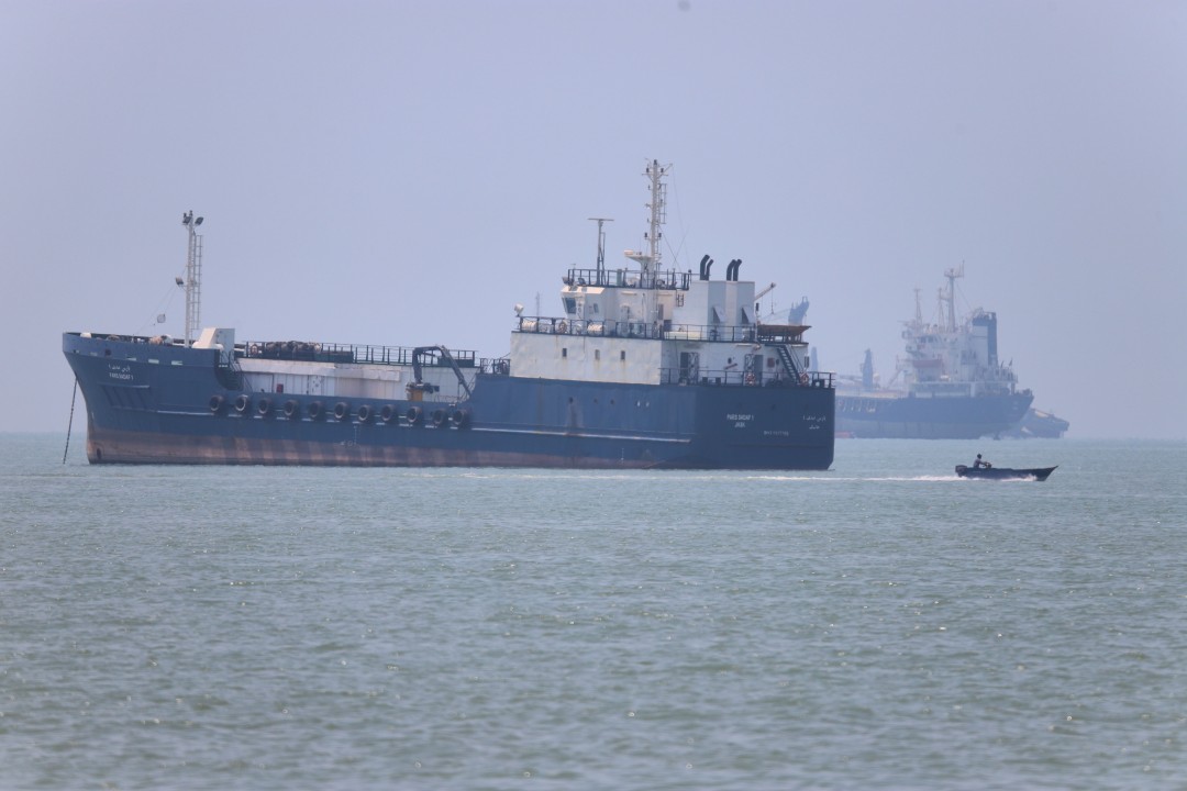 Attack Halts Evacuation Through Strait of Hormuz