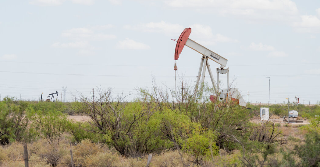 Oil Prices Continue to Fall as Traders Assess U.S.-Iran Deal