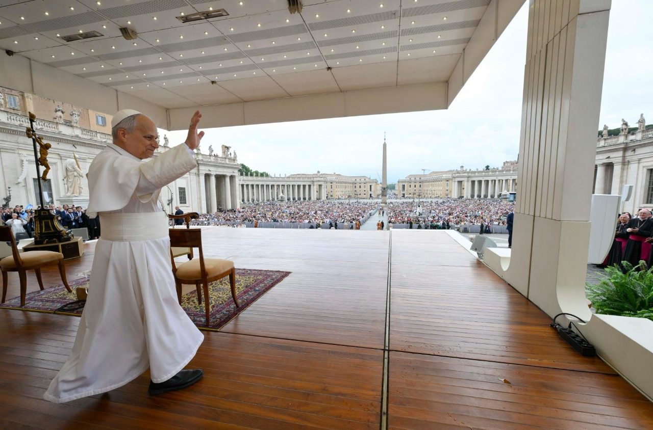 Pope: 'Keep beautiful witness of Corpus Christi processions alive'