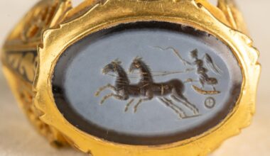 "Spectacular" Roman-era gold ring found by metal detectorist in field in England