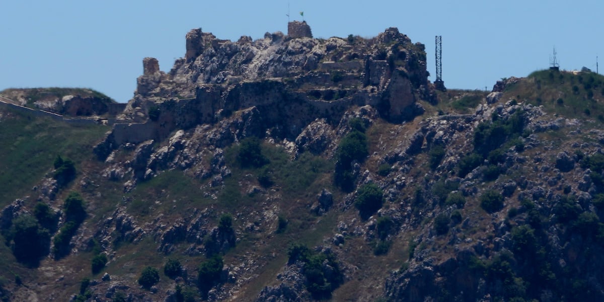 Israeli airstrikes kill 9 including Lebanese army officers after ceasefire deal
