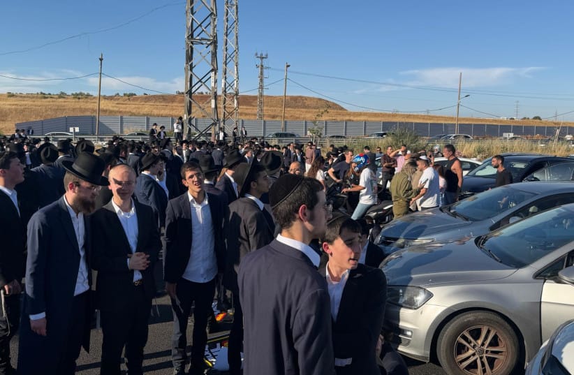 HAREDI PROTESTERS block Highway 1, June 1, 2026.