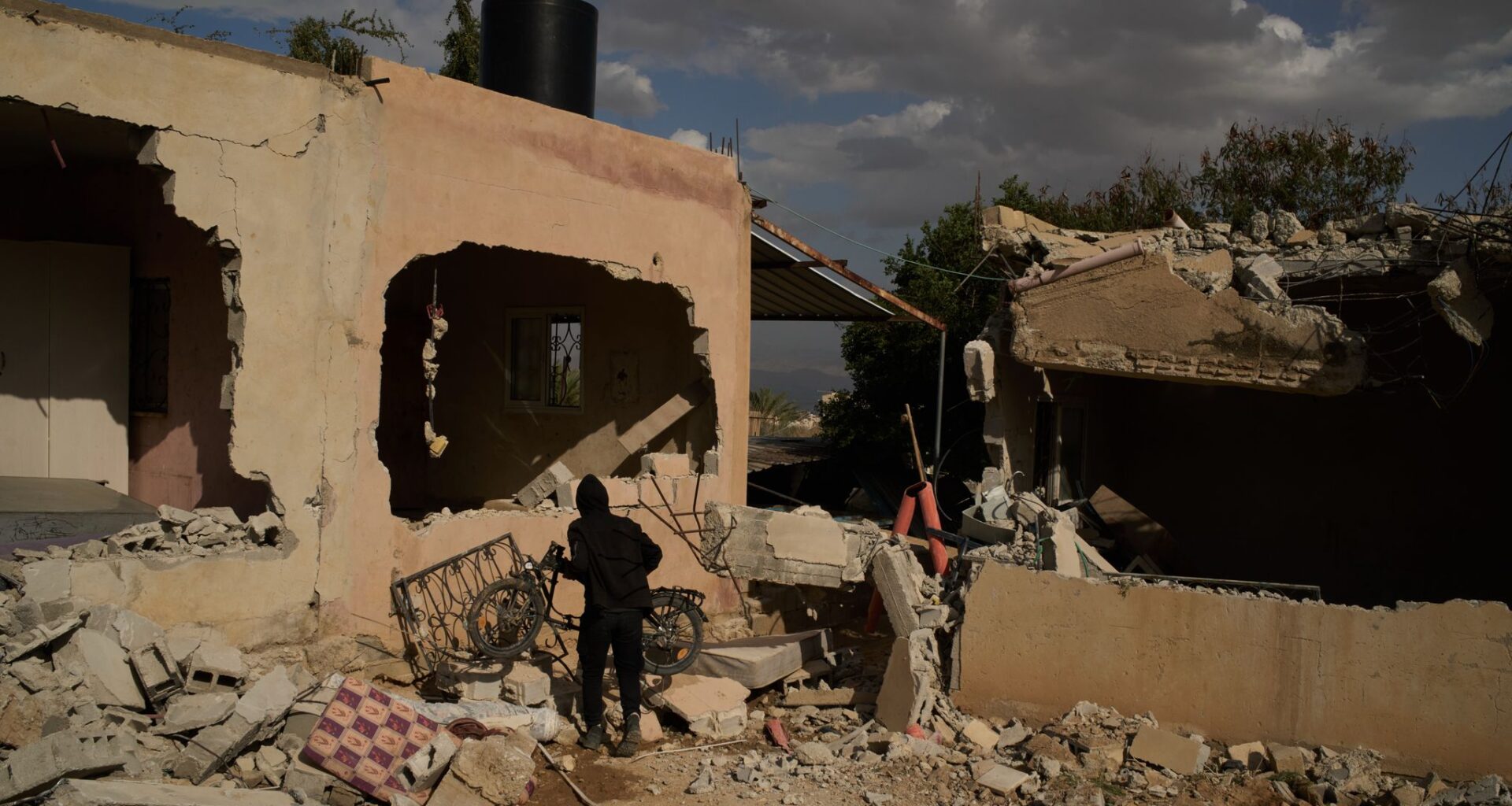 Amnesty accuses Israel's government of 'ethnic cleansing' of Palestinians from the West Bank